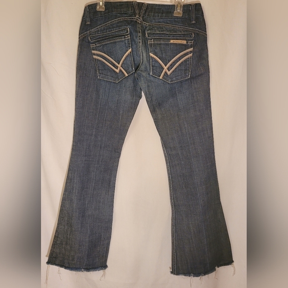 Blue Jeans - Picture 1 of 3